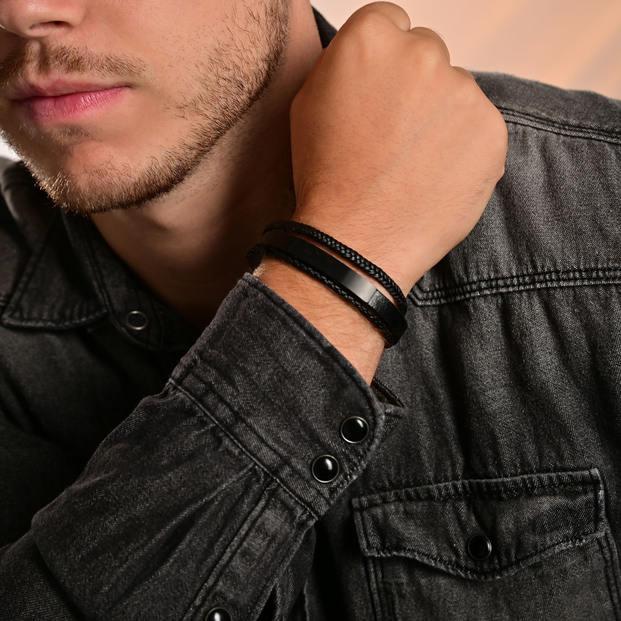 "Romeo" Armband aus Lederimitat mit Edelstahlelementen, 21cm