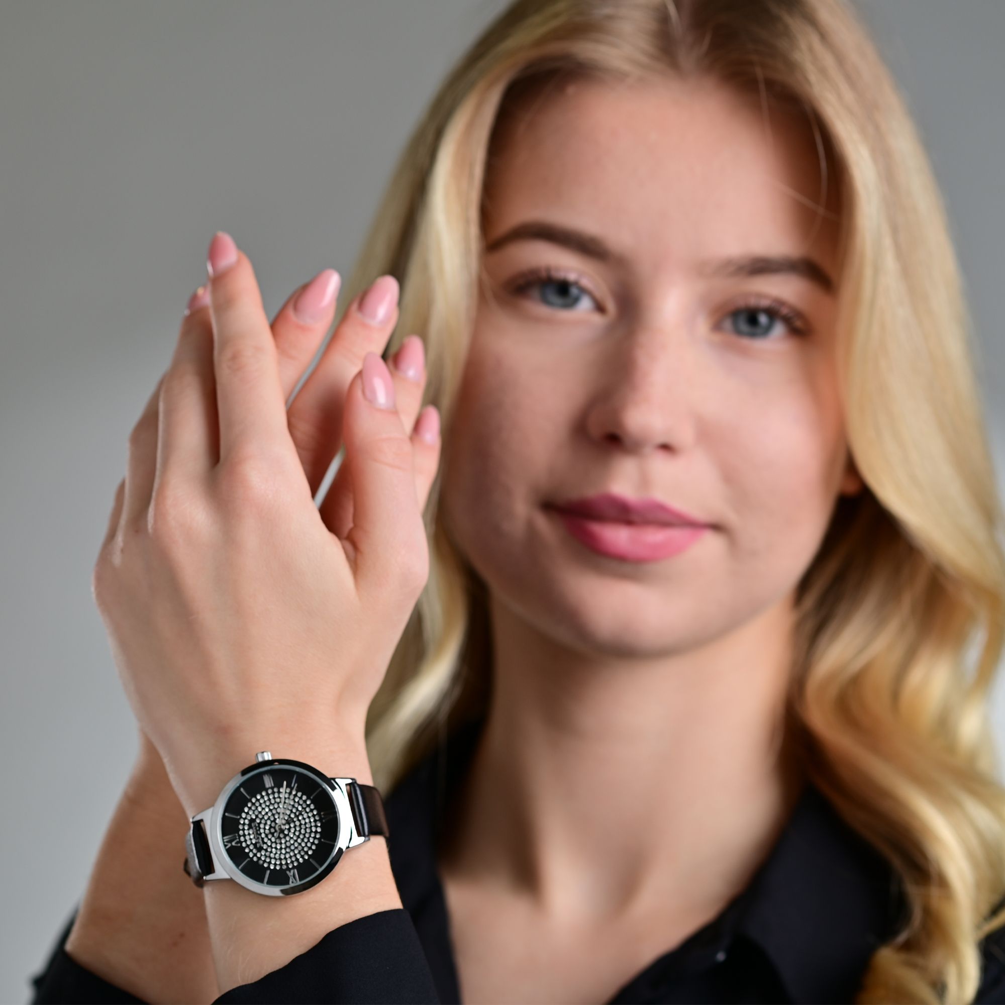 Raptor Damenuhr "Tess" mit Echtlederarmband, schwarz/silberfarben