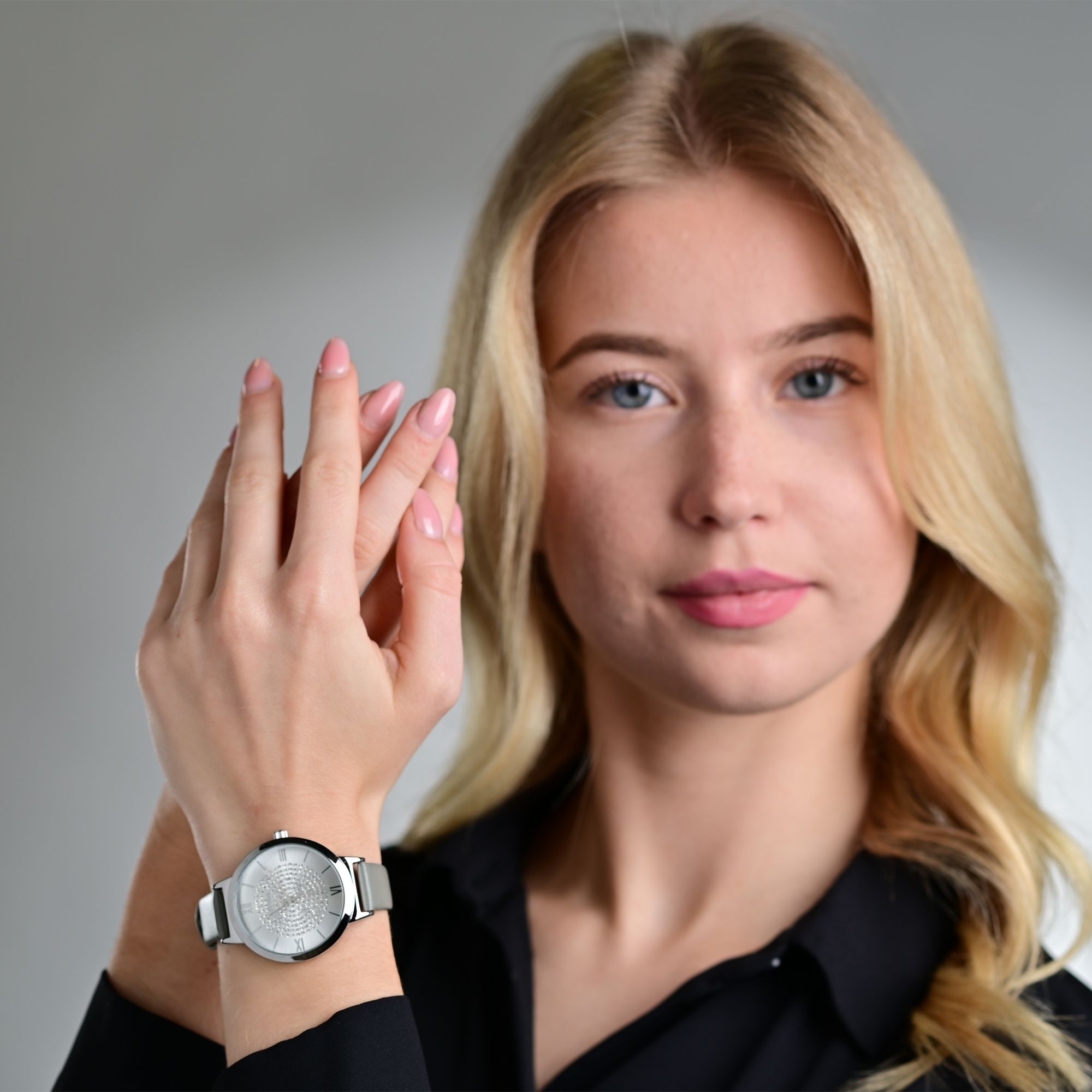 Raptor Damenuhr "Tess" mit Echtlederarmband, grau/silberfarben