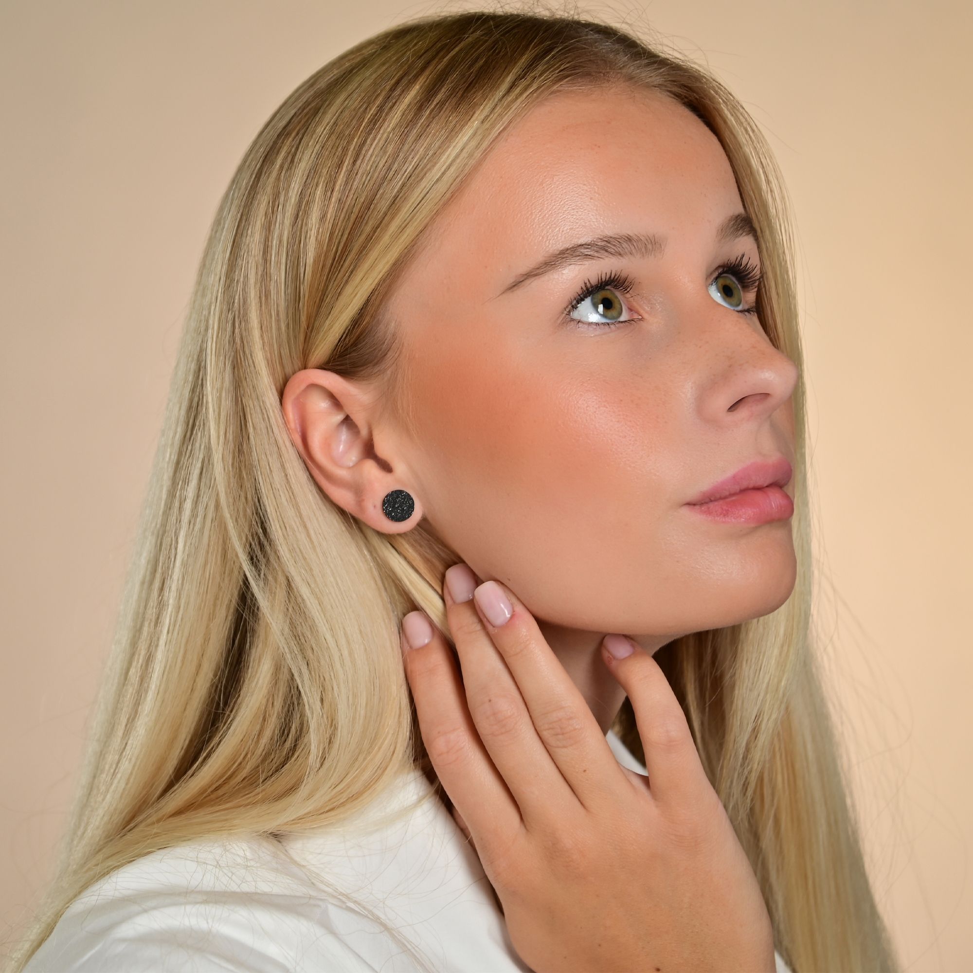 "Cameron", Edelstahl Ohrstecker - Plättchen Ø 10 mm, sandgestrahlt schwarz