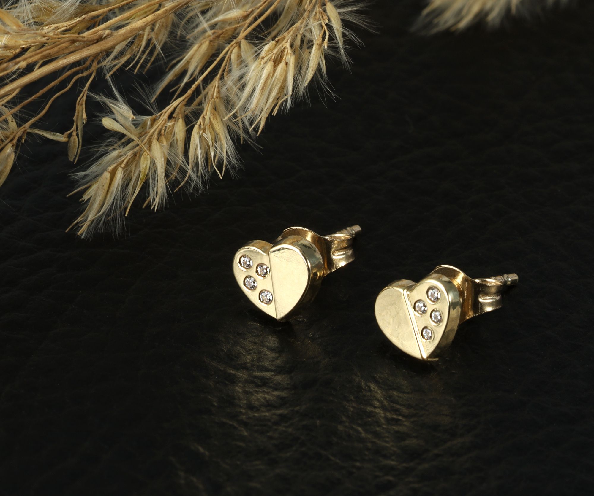 333/- Gold "Ankil" Ohrstecker Herz mit Zirkoniabesatz, Gelbgold, 8 Karat, Kinder