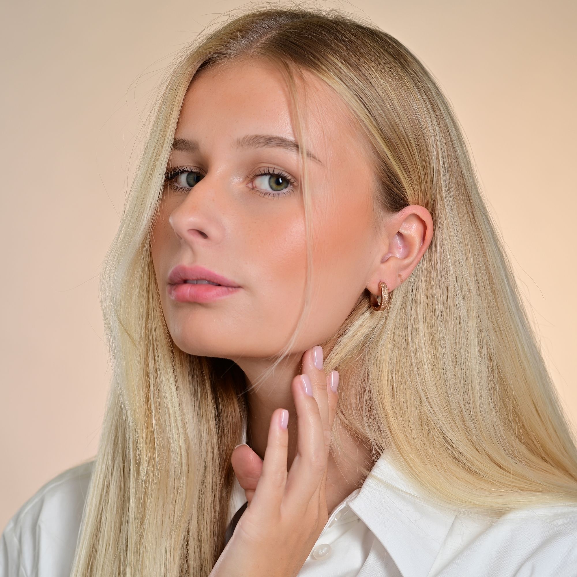 "Fina", Akzent Edelstahl Klapp-Creolen Ø 14 mm, sandgestrahlt, roségoldfarben