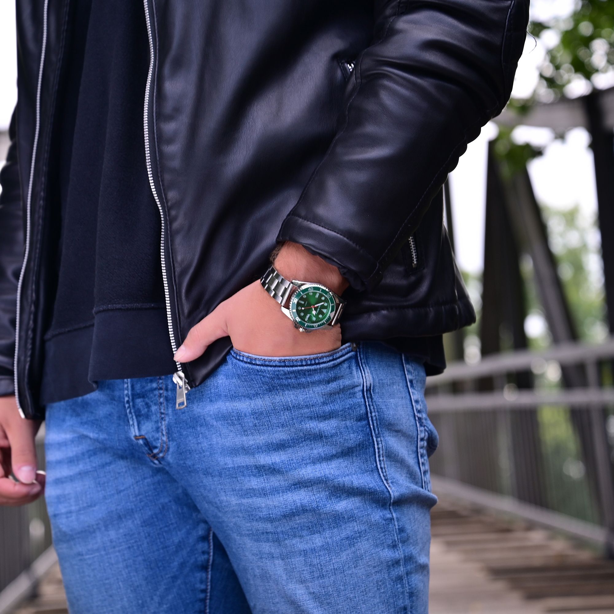Alain Miller Herrenuhr mit Edelstahlarmband, Ø 39 mm, silberfarben/ grün
