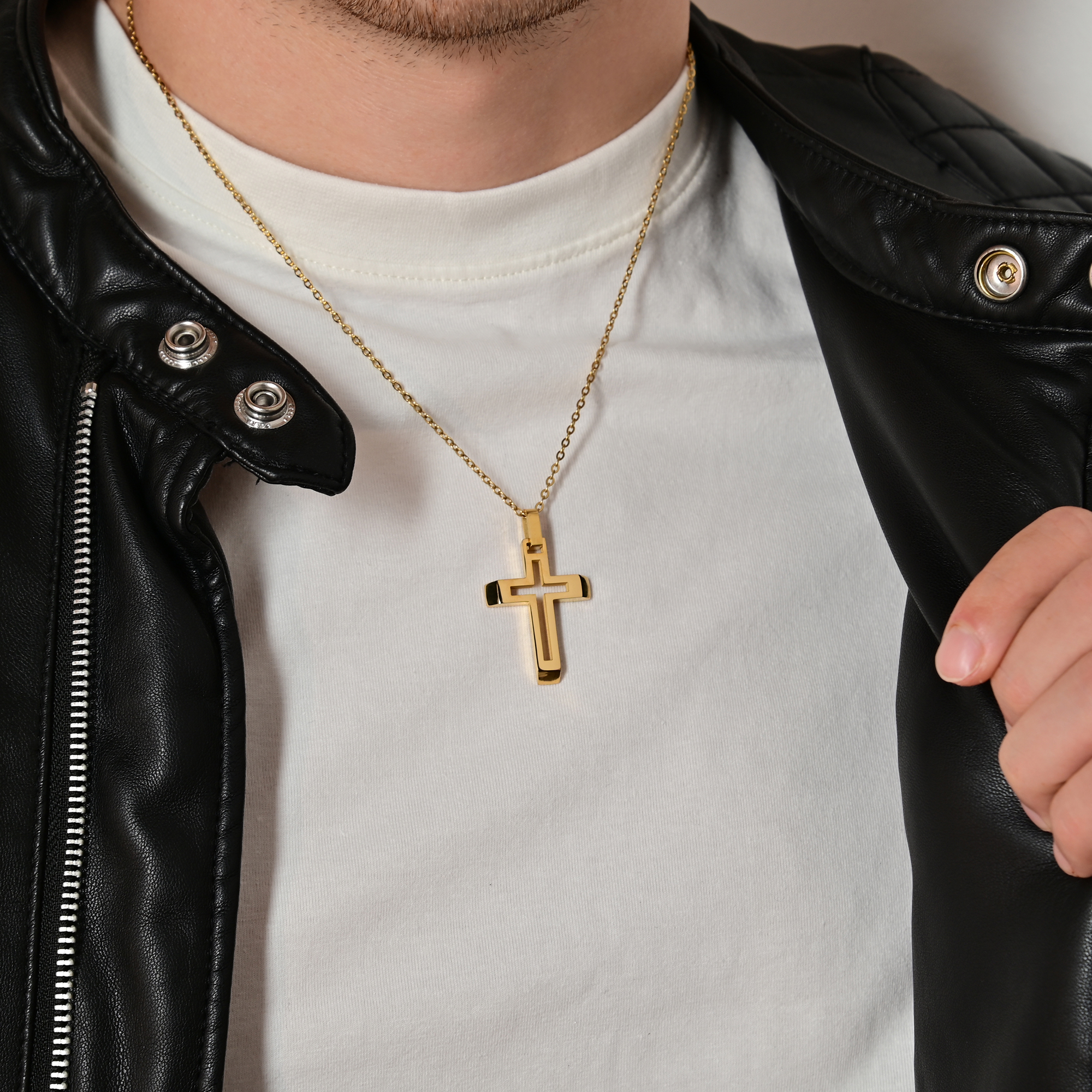 "Serene" Akzent Anhänger, Kreuz mit Öffnung, Edelstahl, goldfarben