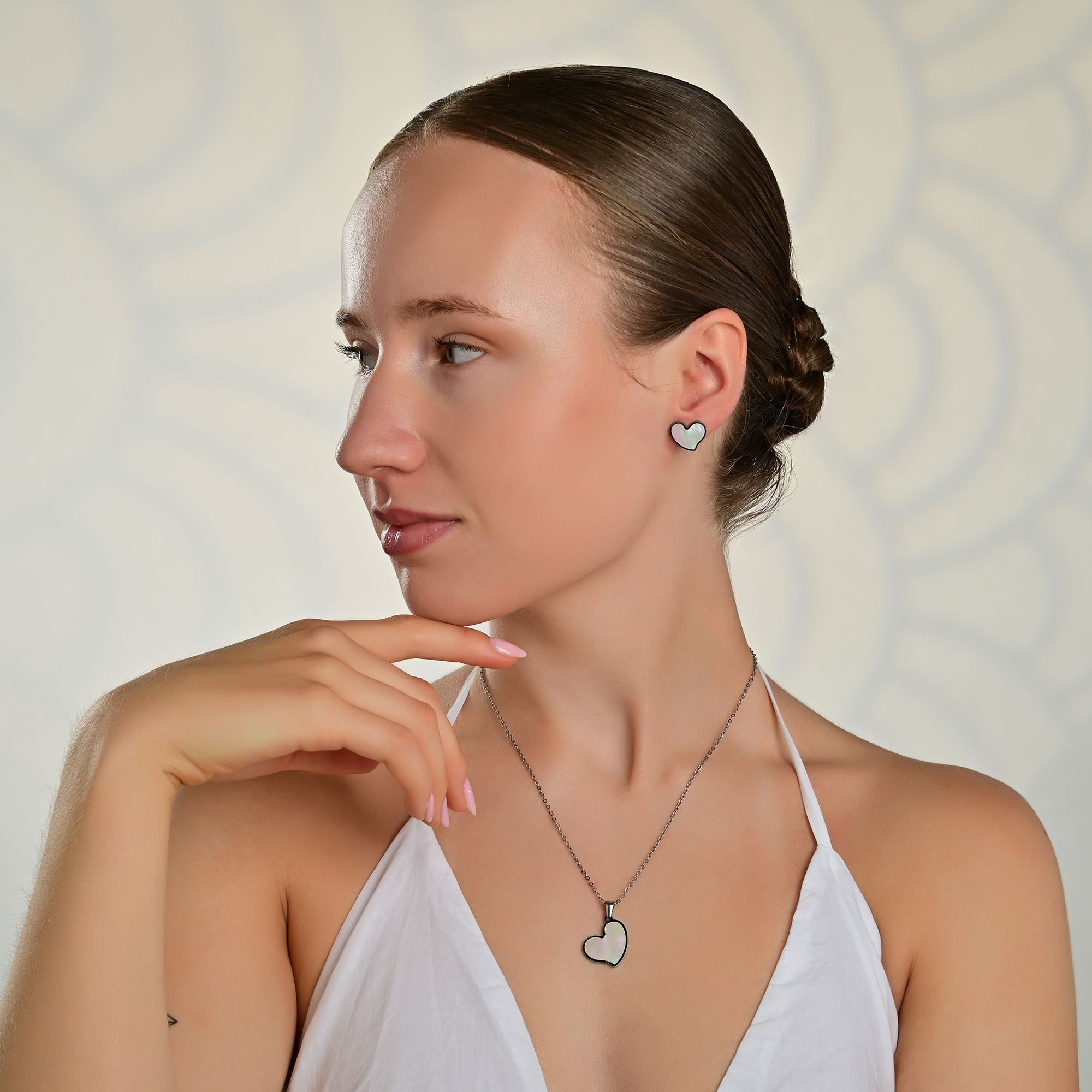 "Jorvina" Schmuckset, Kette (45+5 cm) + Ohrstecker, Herz, Edelstahl/ Perlmutt, goldfarben