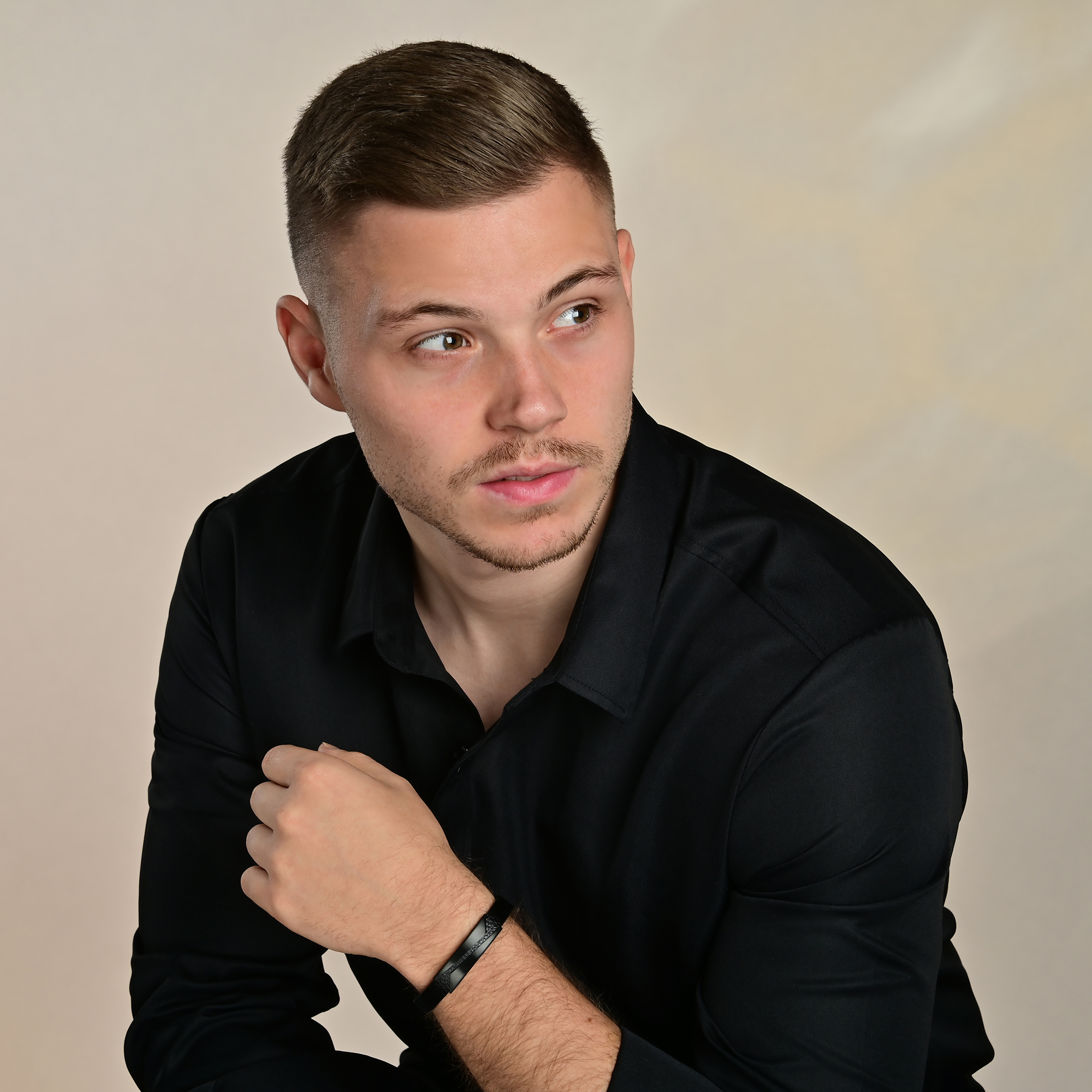 "Ledi", Akzent Echtlederarmband mit Edelstahlelement, schwarz/schwarz