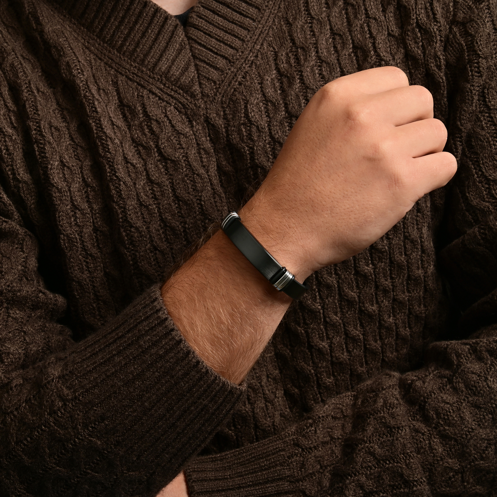 "Jonah" Echtlederarmband mit Edelstahl Gravurplatte, 22 cm, schwarz