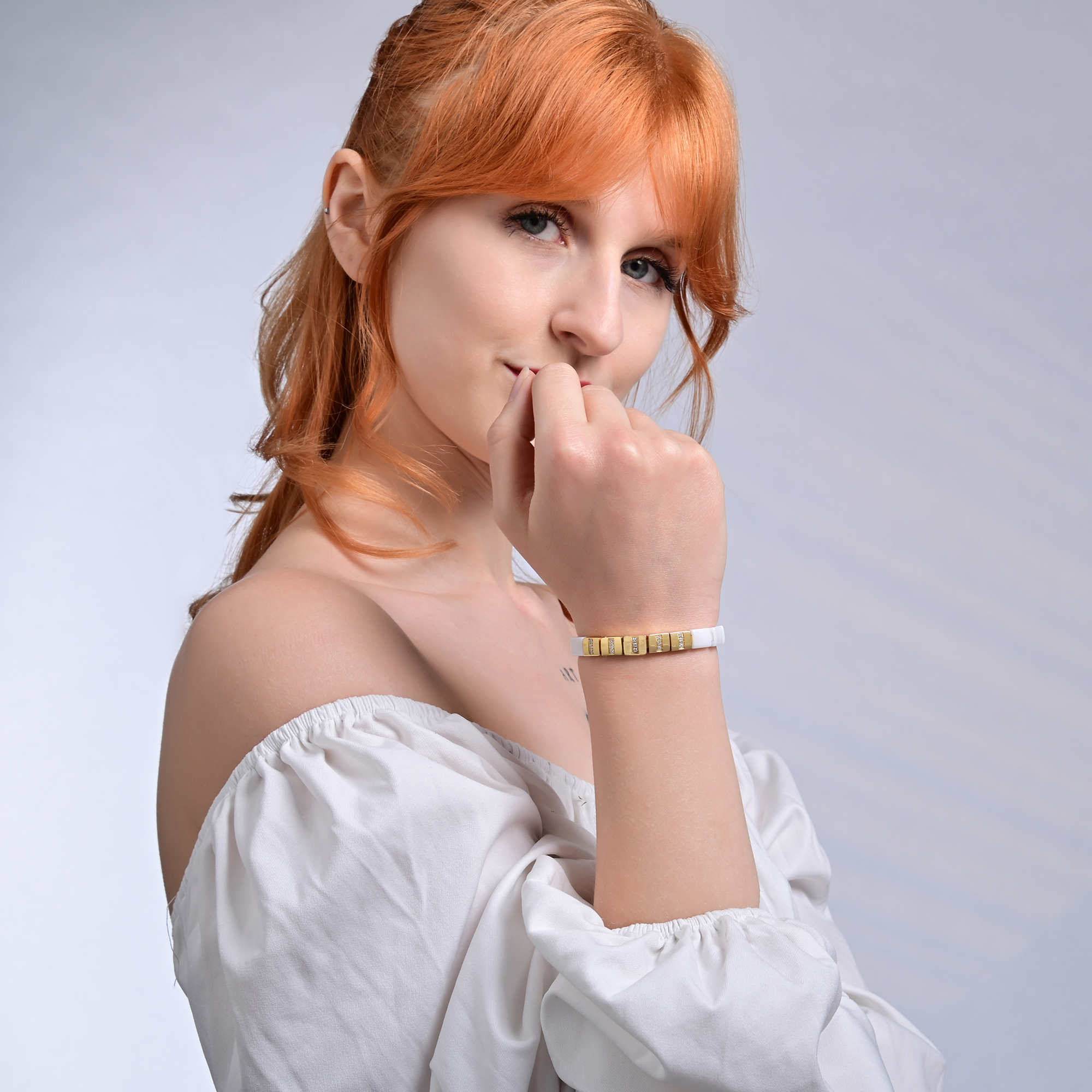 "Arin" Edelstahl-Keramik Armband, 20 cm, weiß/ goldfarben