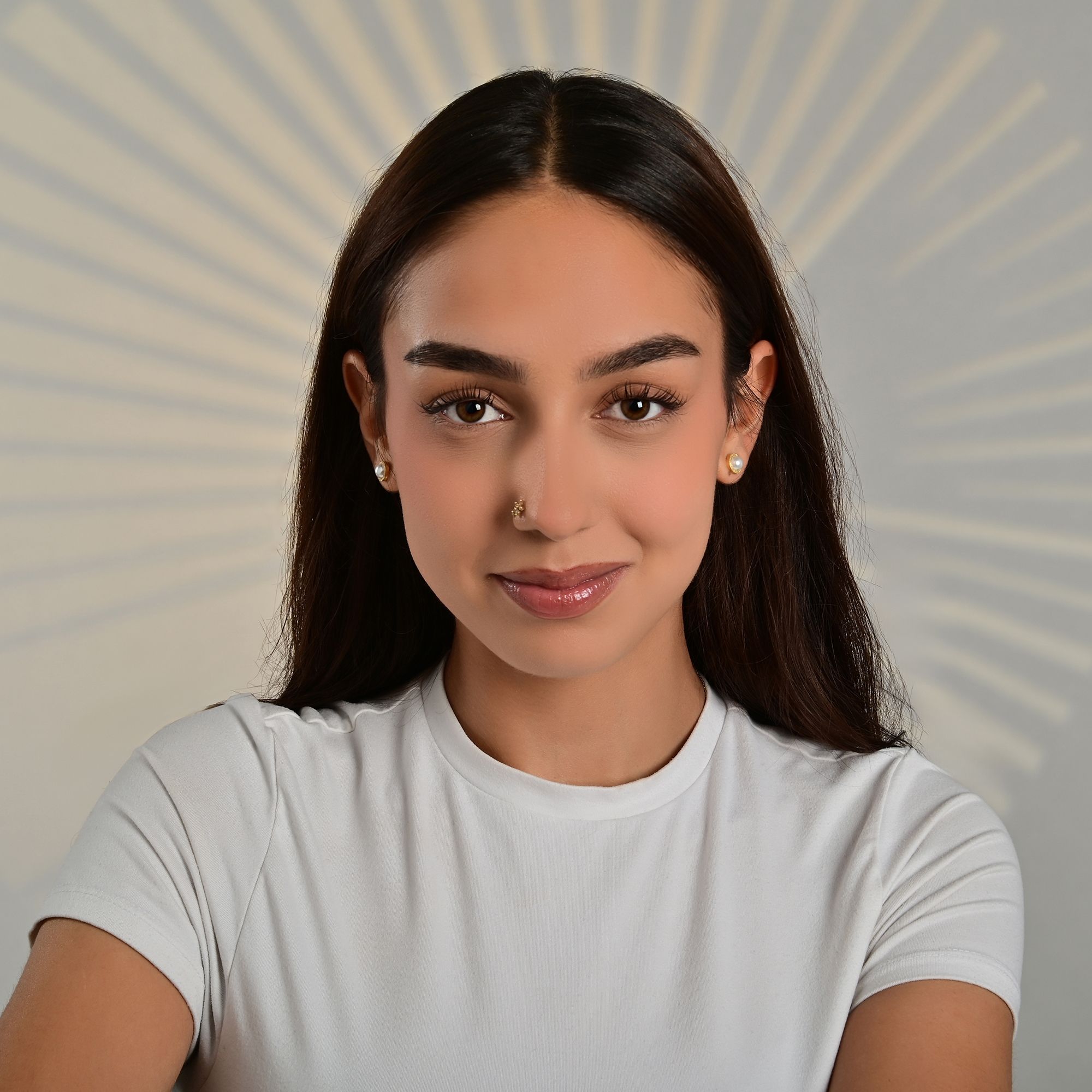"Margitta" Edelstahl Ohrstecker (Ø 8 mm) mit Perle, goldfarben