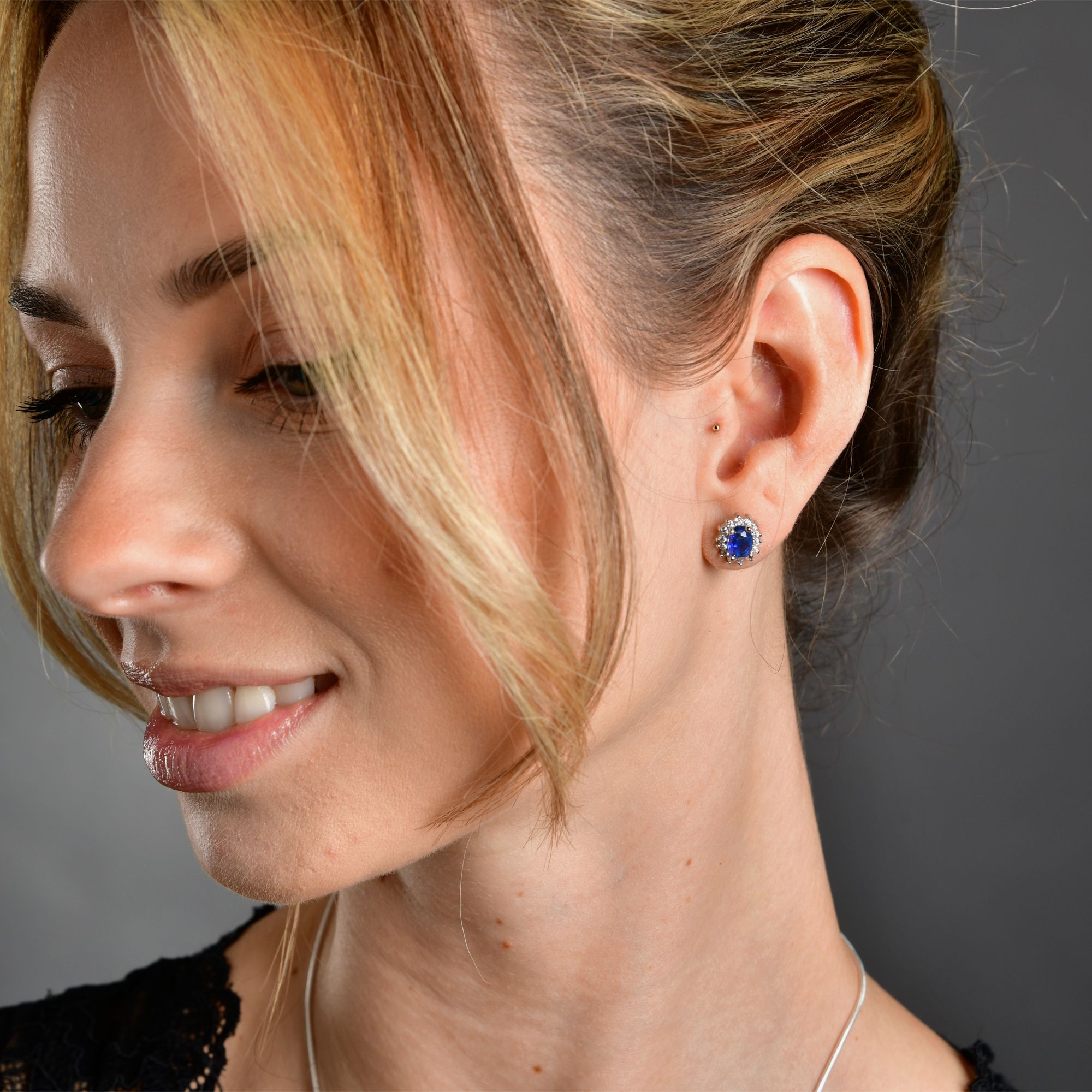 "Diana" 925/- Echt Silber Ohrstecker - Entourage-Stil, Zirkonia blau, rhodiniert