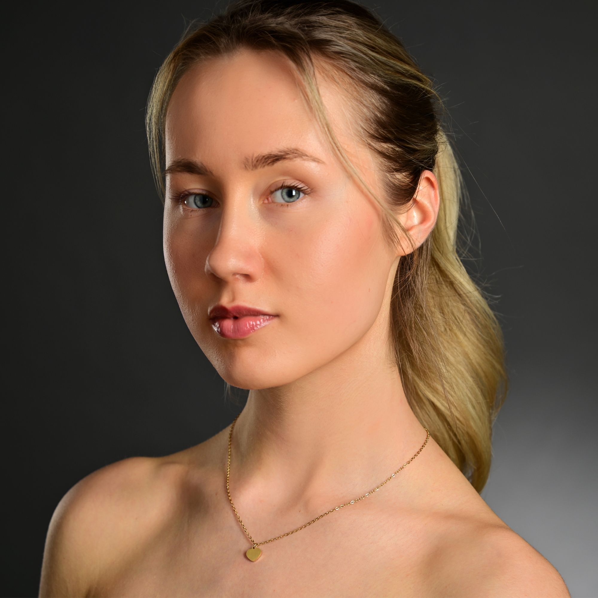"Katrin", Edelstahl Kette mit Anhänger - Herz, Gravur, 45 + 5 cm, godfarben