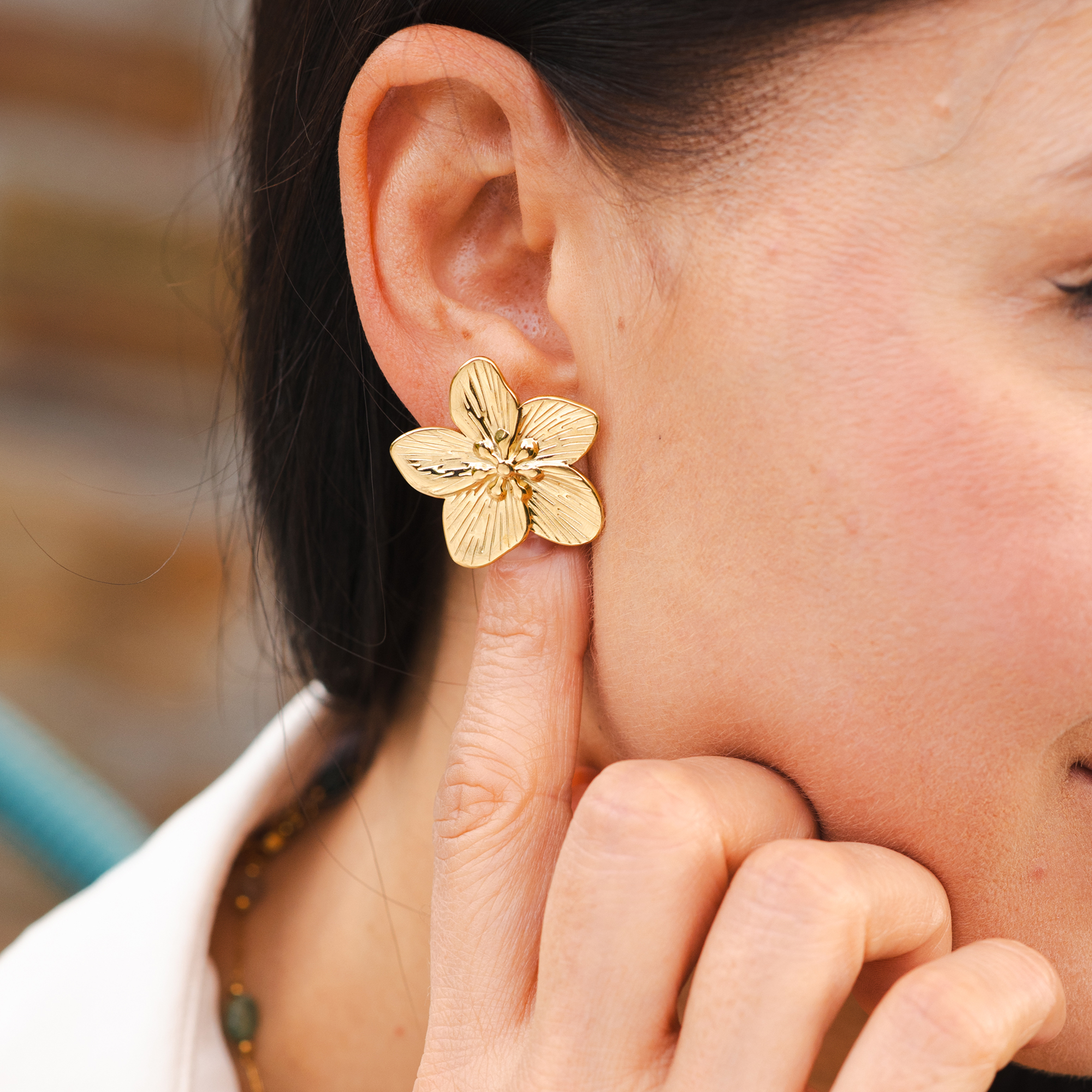"Valea " Edelstahl Statement Ohrstecker - Blüte, goldfarben